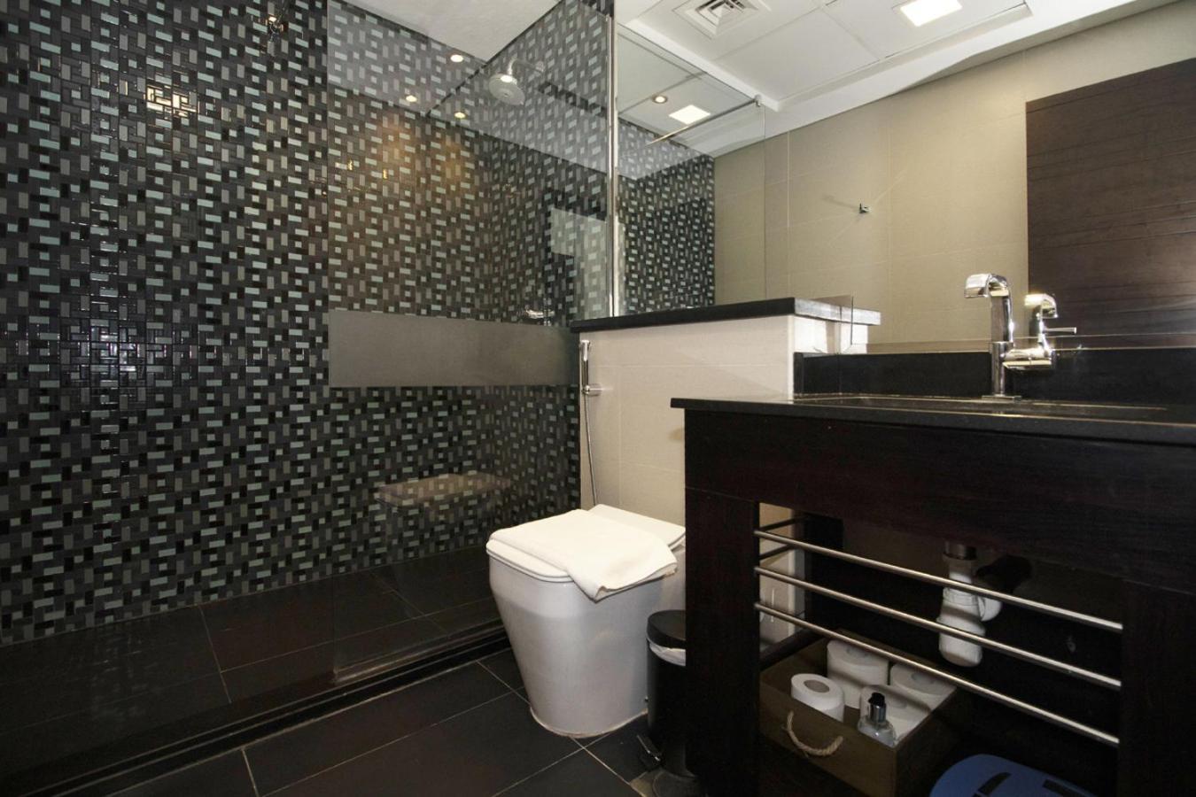 Stunning 1bdr Marina View Close To Jbr Cayan Tower Apartment *
